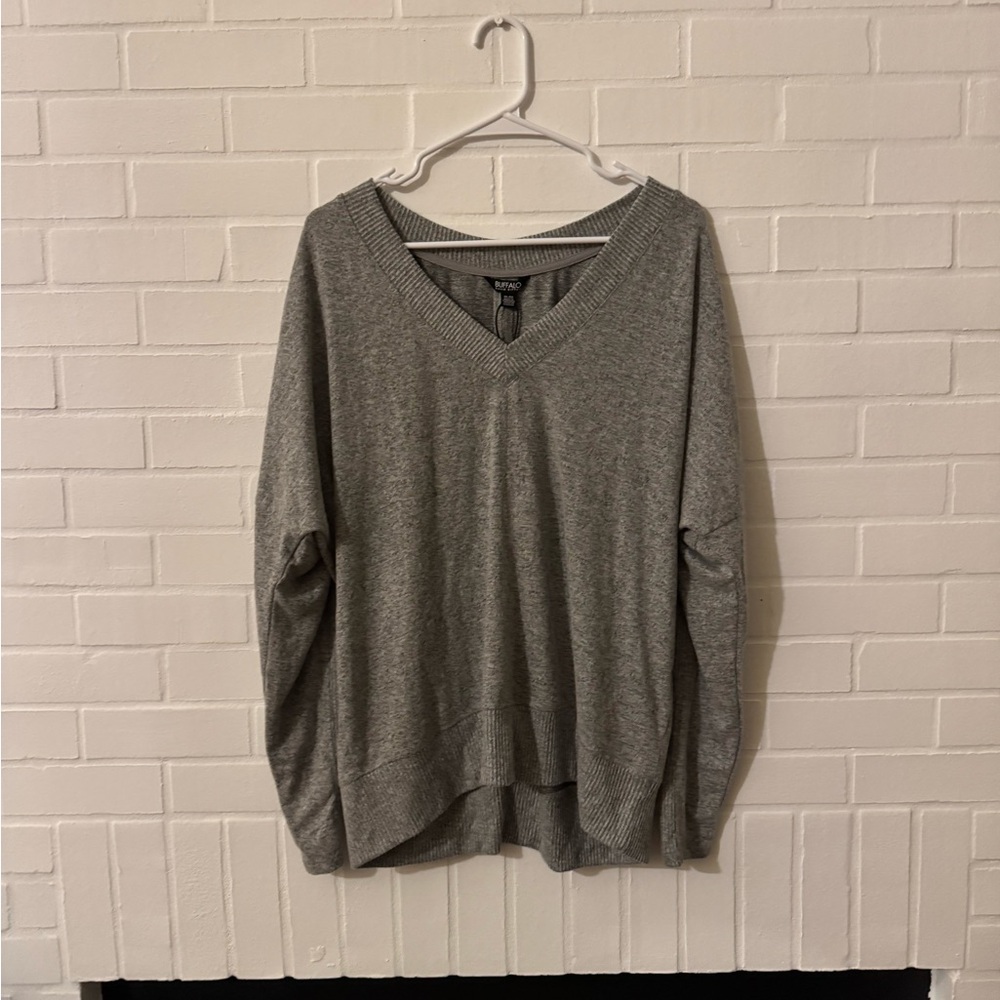 NWT Ladies Heather Grey Buffalo V-Neck Knit Sweater